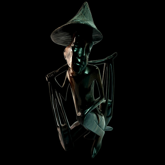 Vintage Wooden Asian Fisherman Hand Carved - Picture 6 of 6